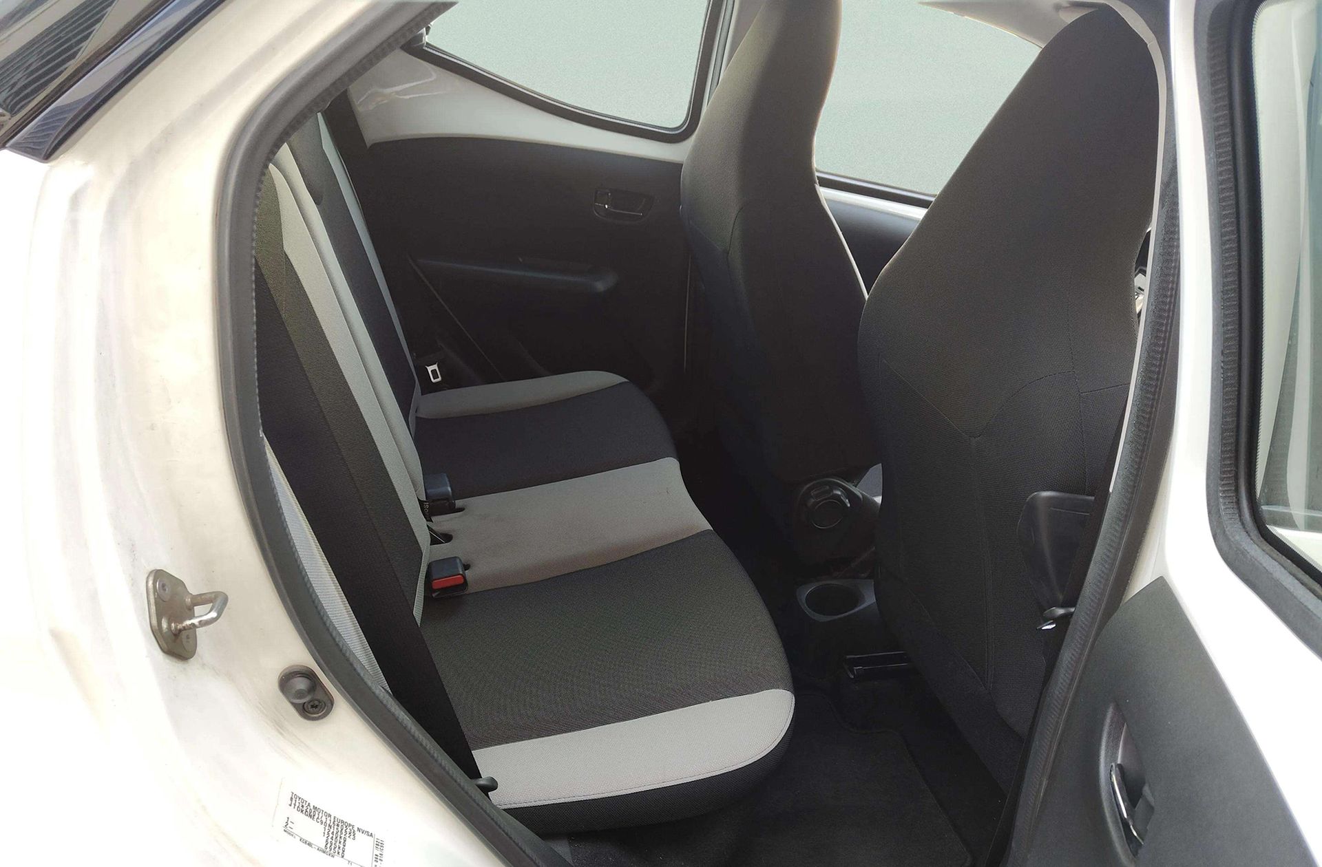 Toyota Aygo 1.0 70 x-play - foto 16