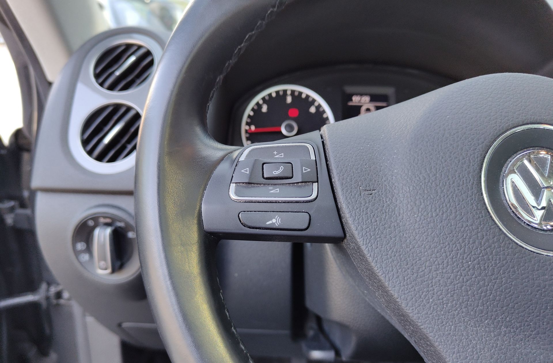 Volkswagen Tiguan T1 2.0 TDI 4x2 - foto 24