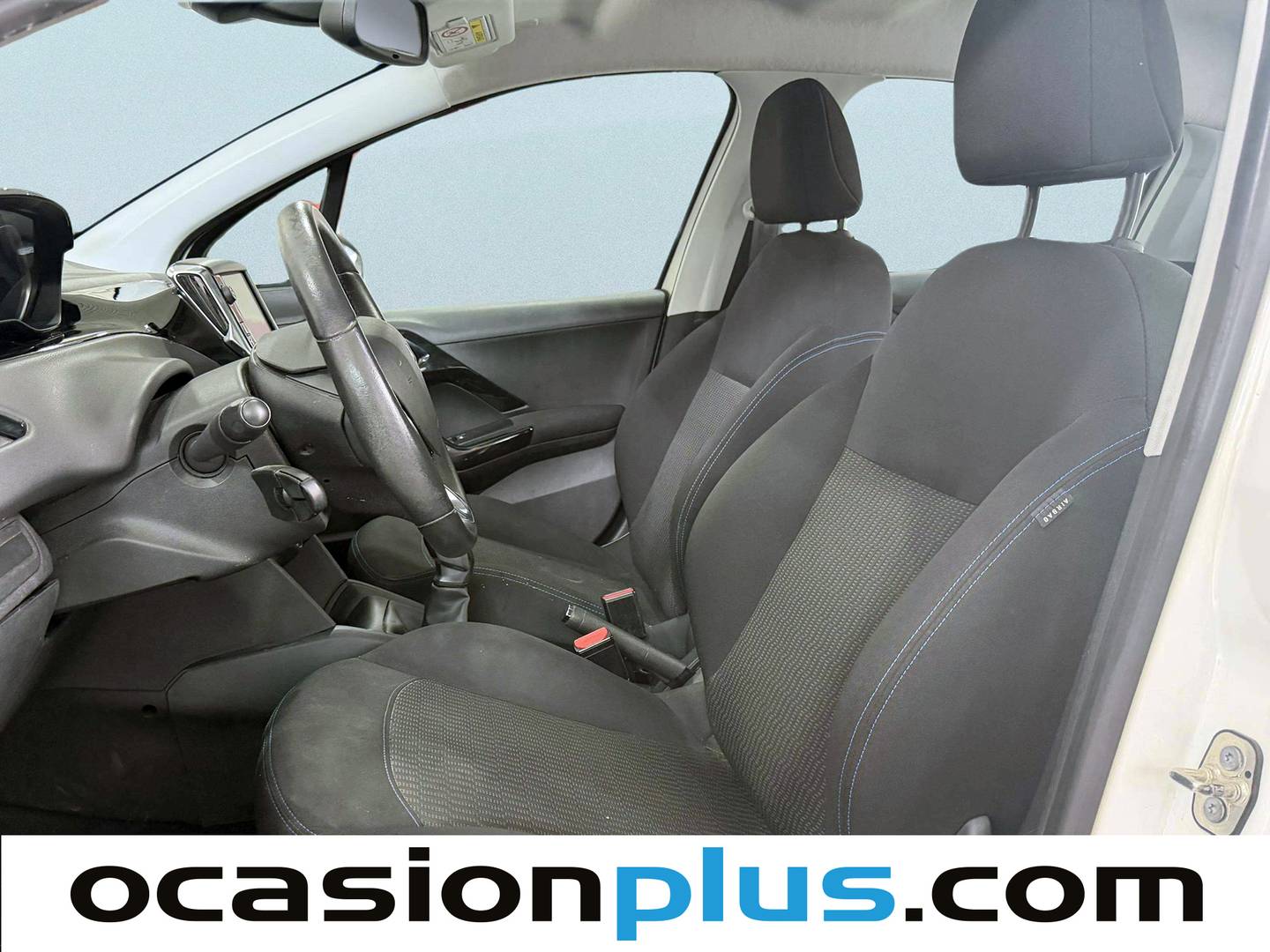 Foto asientos delanteros Peugeot 208 Peugeot 208 PureTech Signature (82 CV)
