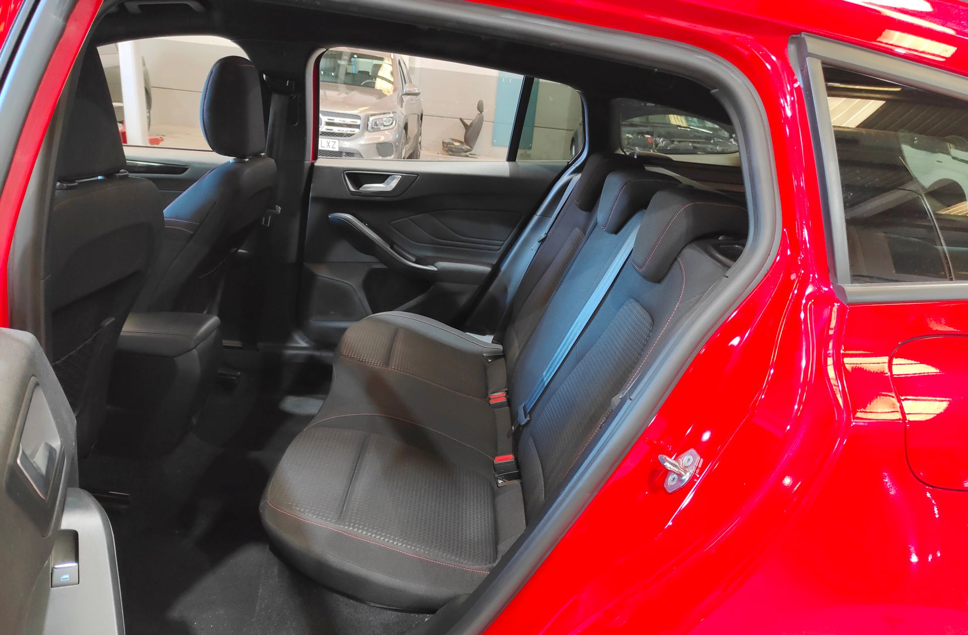 Ford Focus SportBreak 1.0 EcoBoost MHEV ST-Line - foto 12