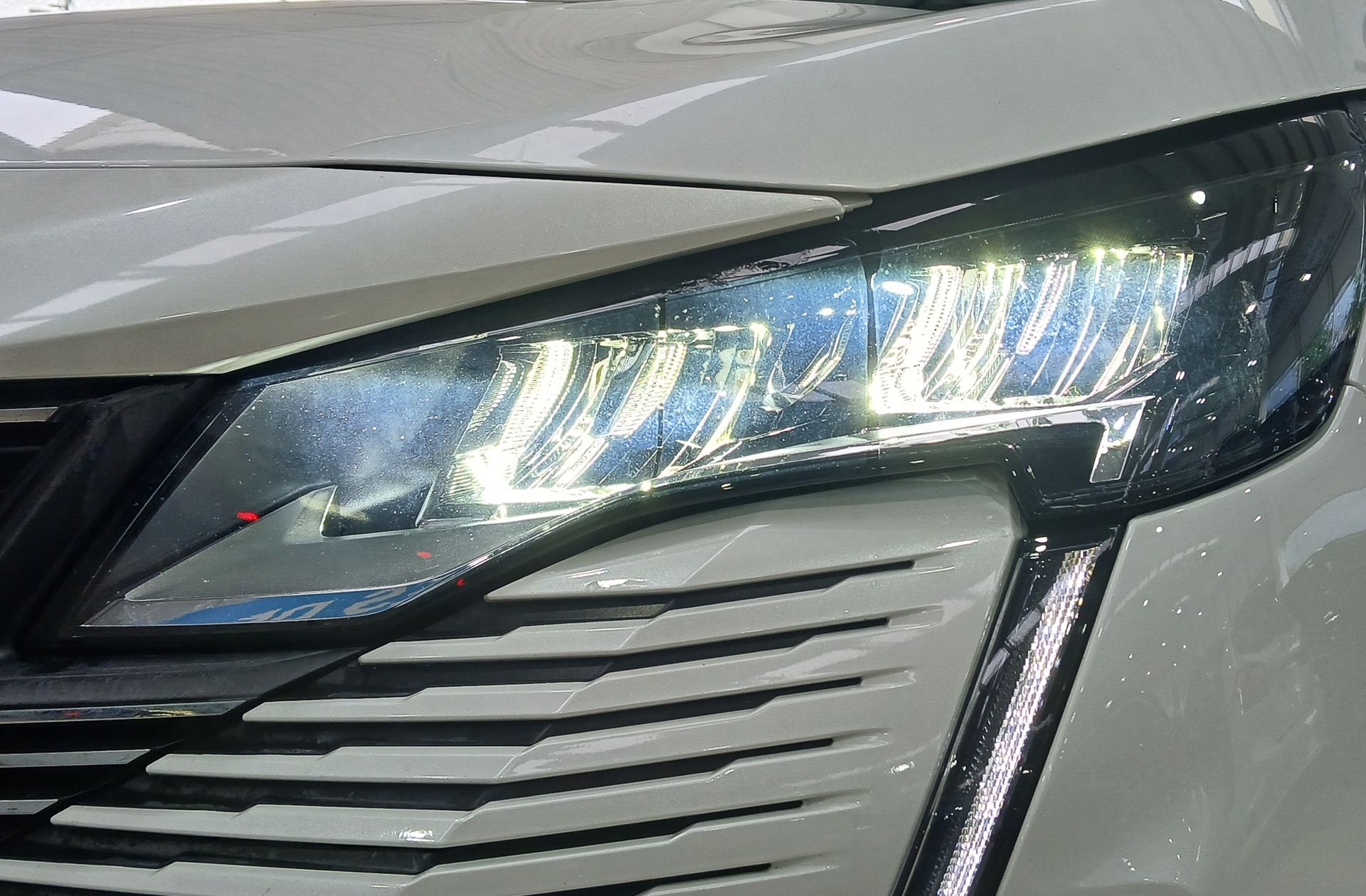 Peugeot 3008 PureTech 130 Allure Pack EAT8 - foto 15