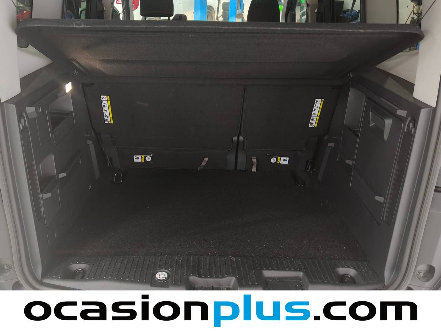 Fotos maletero Ford Tourneo Courier Ford Tourneo Courier 1.0 Ecoboost Active Auto (125 CV)