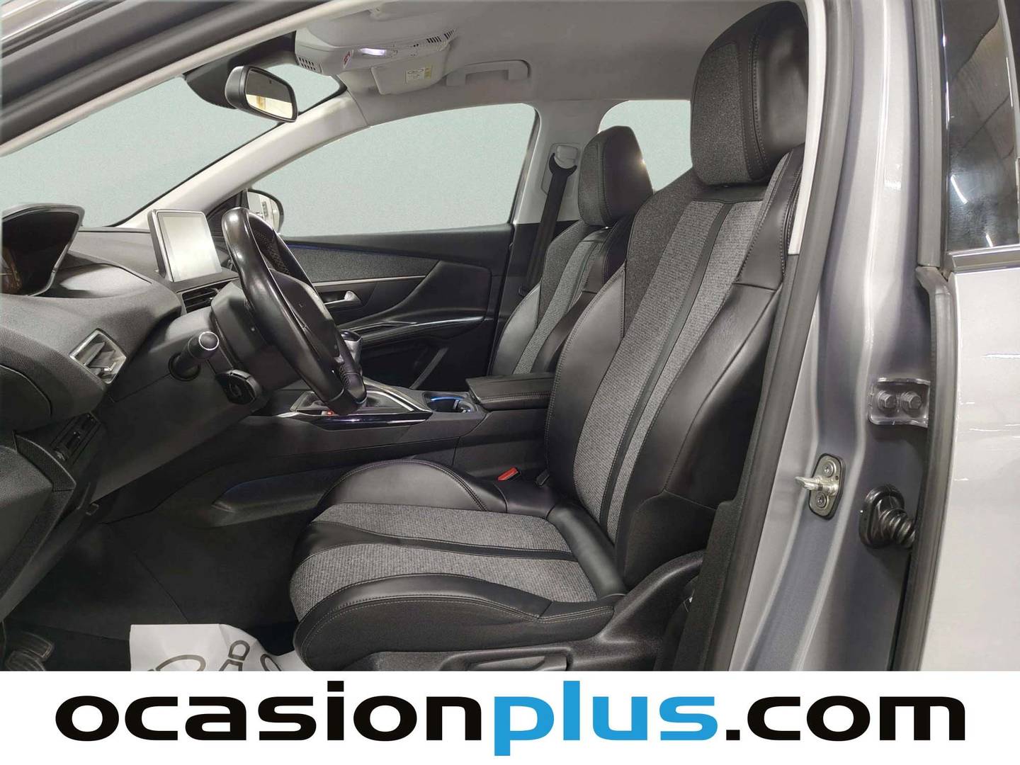 Foto asientos delanteros Peugeot 3008 Peugeot 3008 BlueHDI 130 S&S Allure (130 CV)