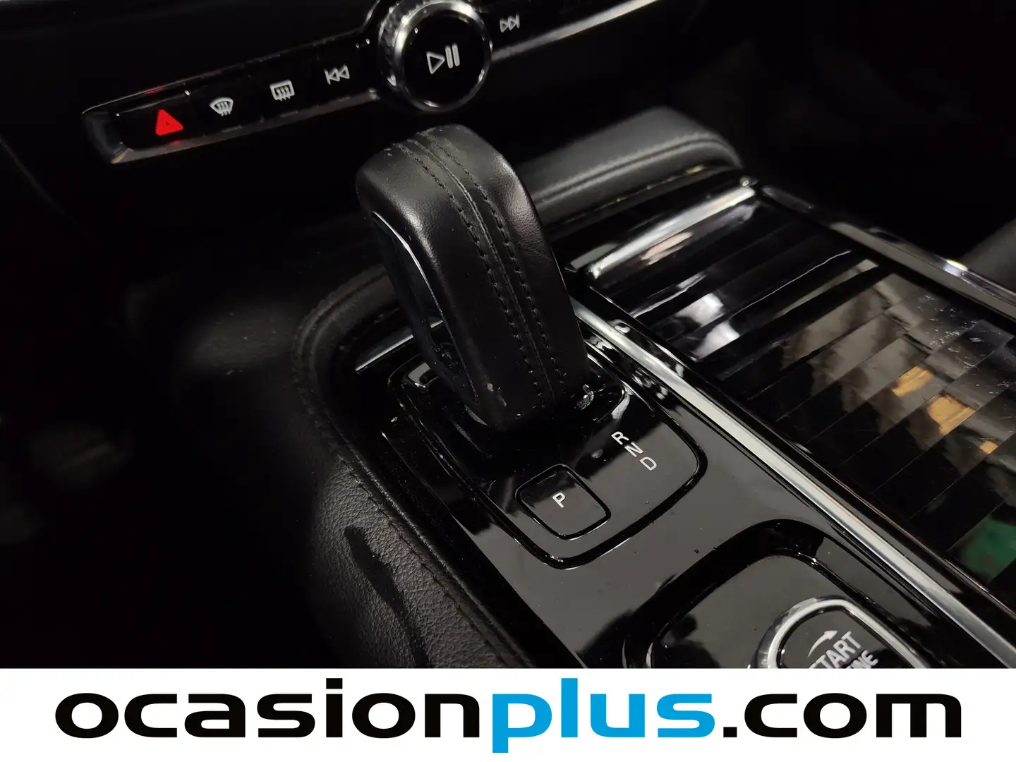 Foto Volvo V60 Volvo V60 T8 Business Plus AWD Auto (390 CV)