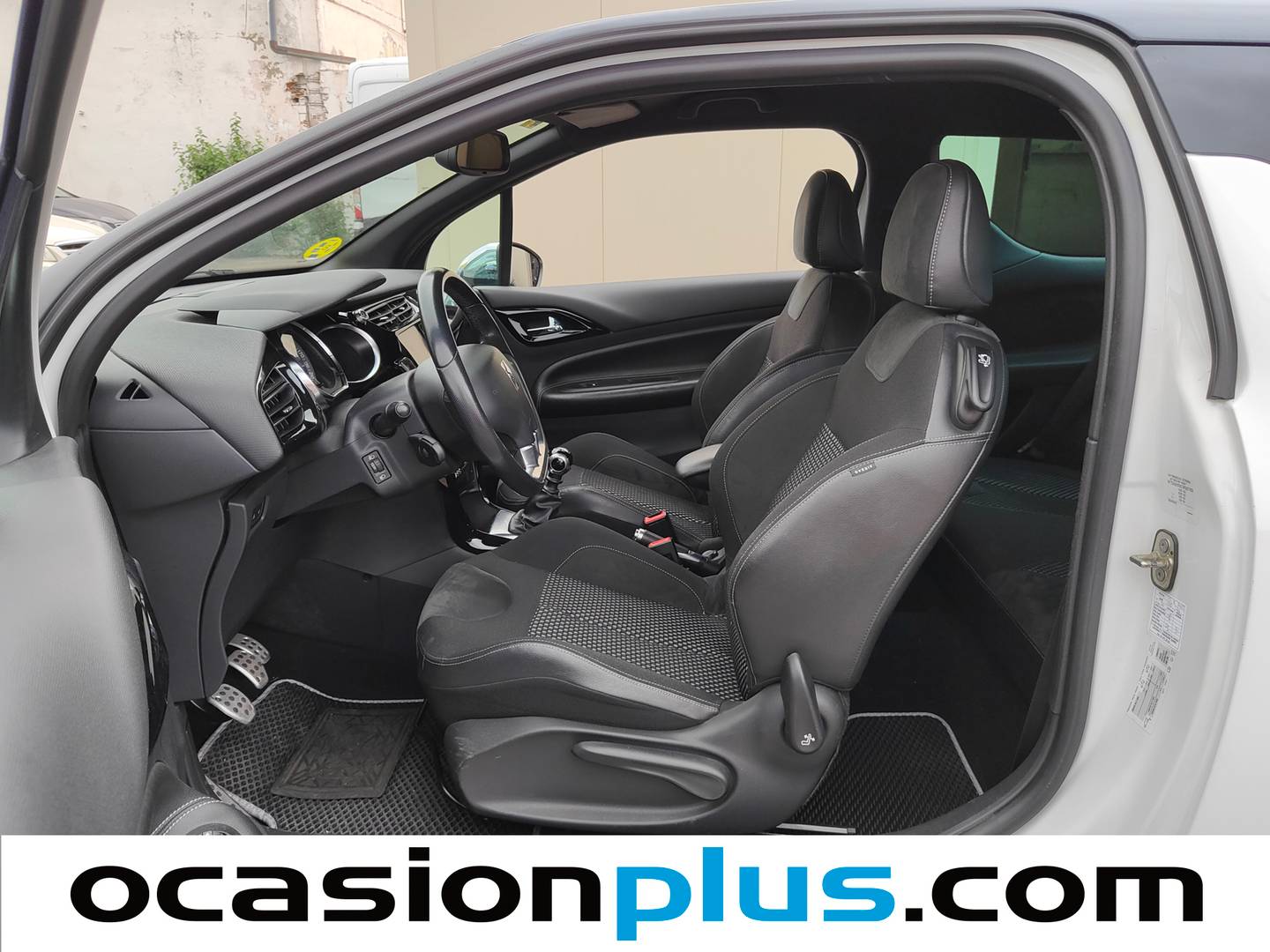 Citroën DS3 Citroën DS3 E-HDi 110 Sport 82 kW (112 CV) 2012