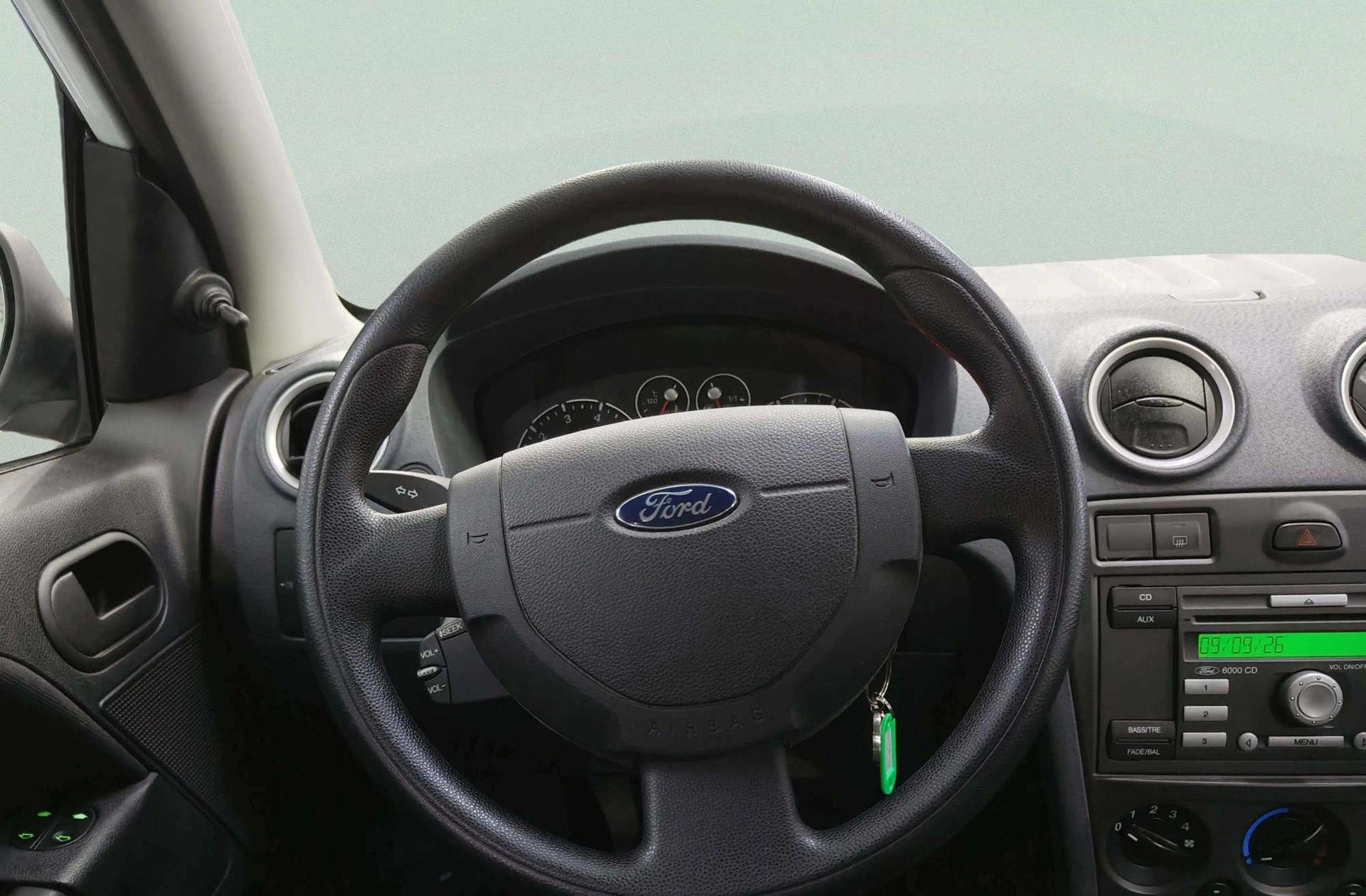 Ford Fusion 1.4 Urban - foto 18