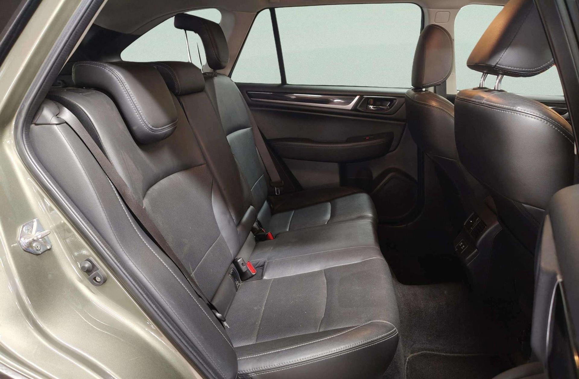 Subaru Outback 2.5 Executive Plus AWD CVT Lineartronic - foto 21