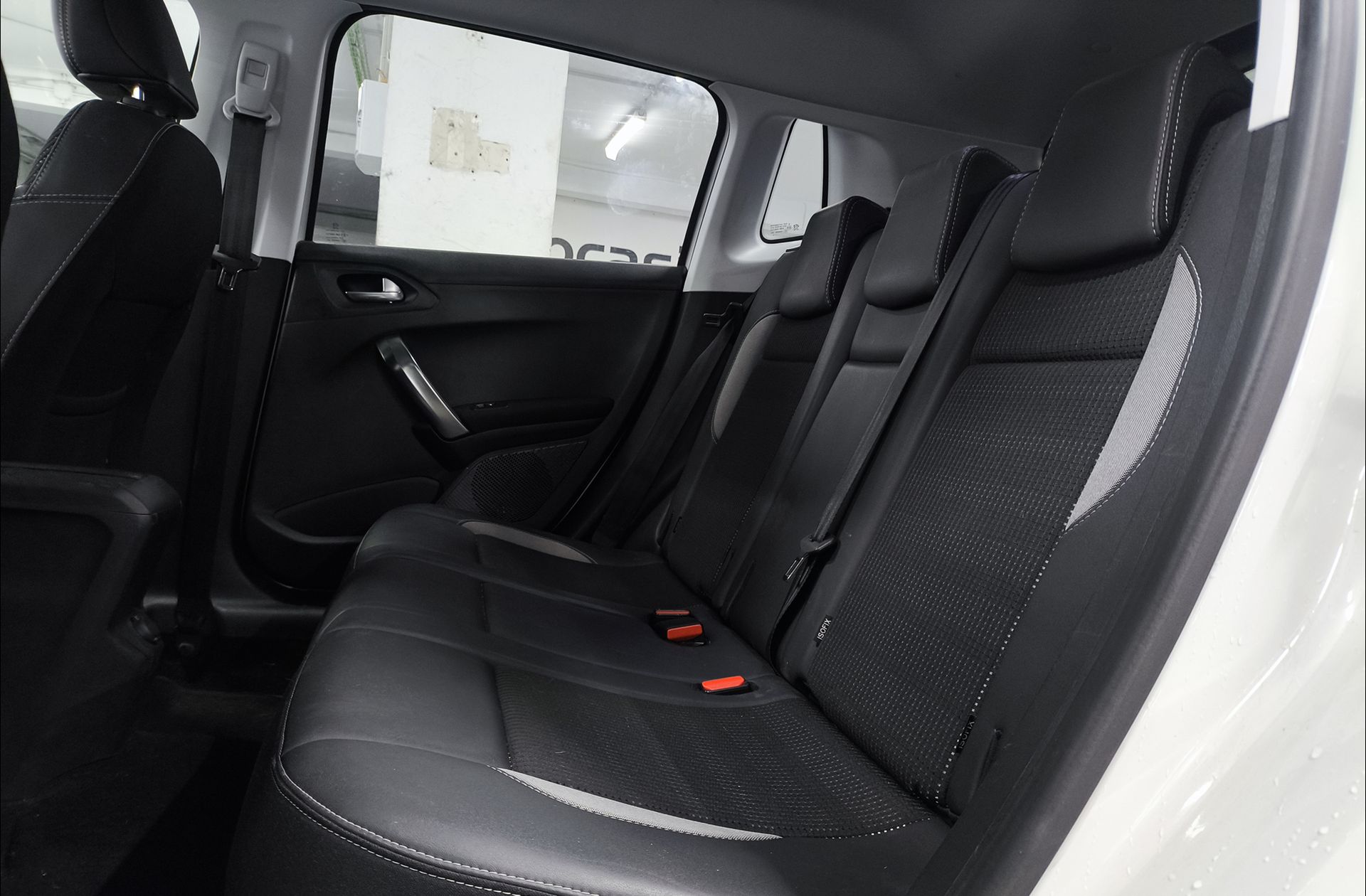 Peugeot 2008 PureTech 110 Allure - foto 12