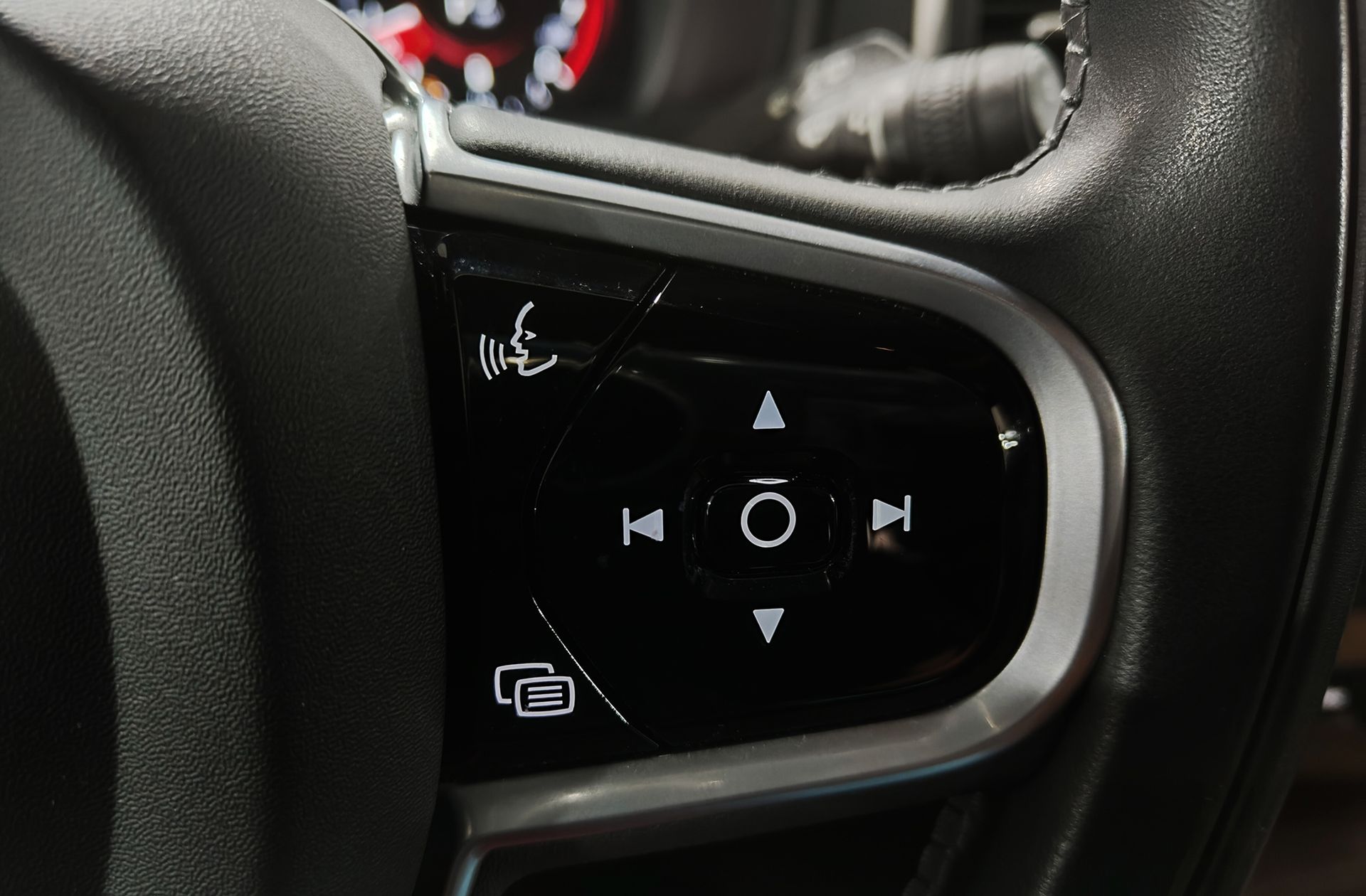 Volvo XC90 B5 G Momentum Pro AWD 7 plazas - foto 28