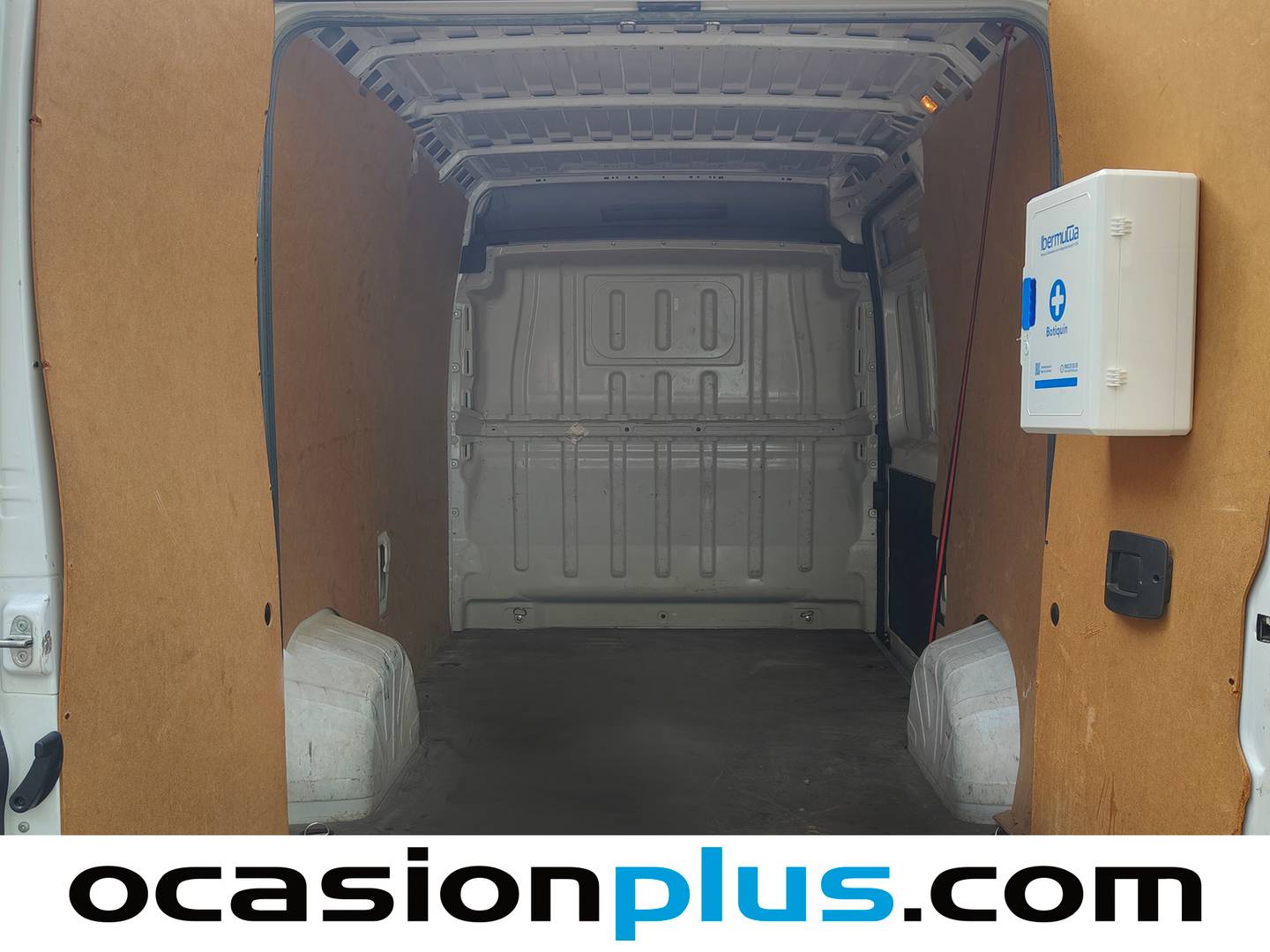 Foto asientos traseros Peugeot Boxer Peugeot Boxer Furgon BlueHDi 140 S&S 335 L2H2 (140 CV)