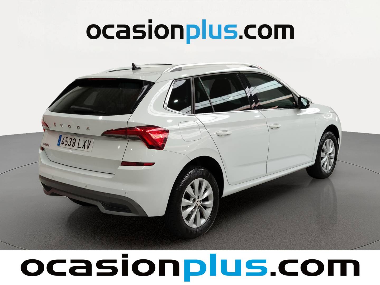 Foto trasera Skoda Kamiq Skoda Kamiq 1.0 TSI Emotion (110 CV) derecha