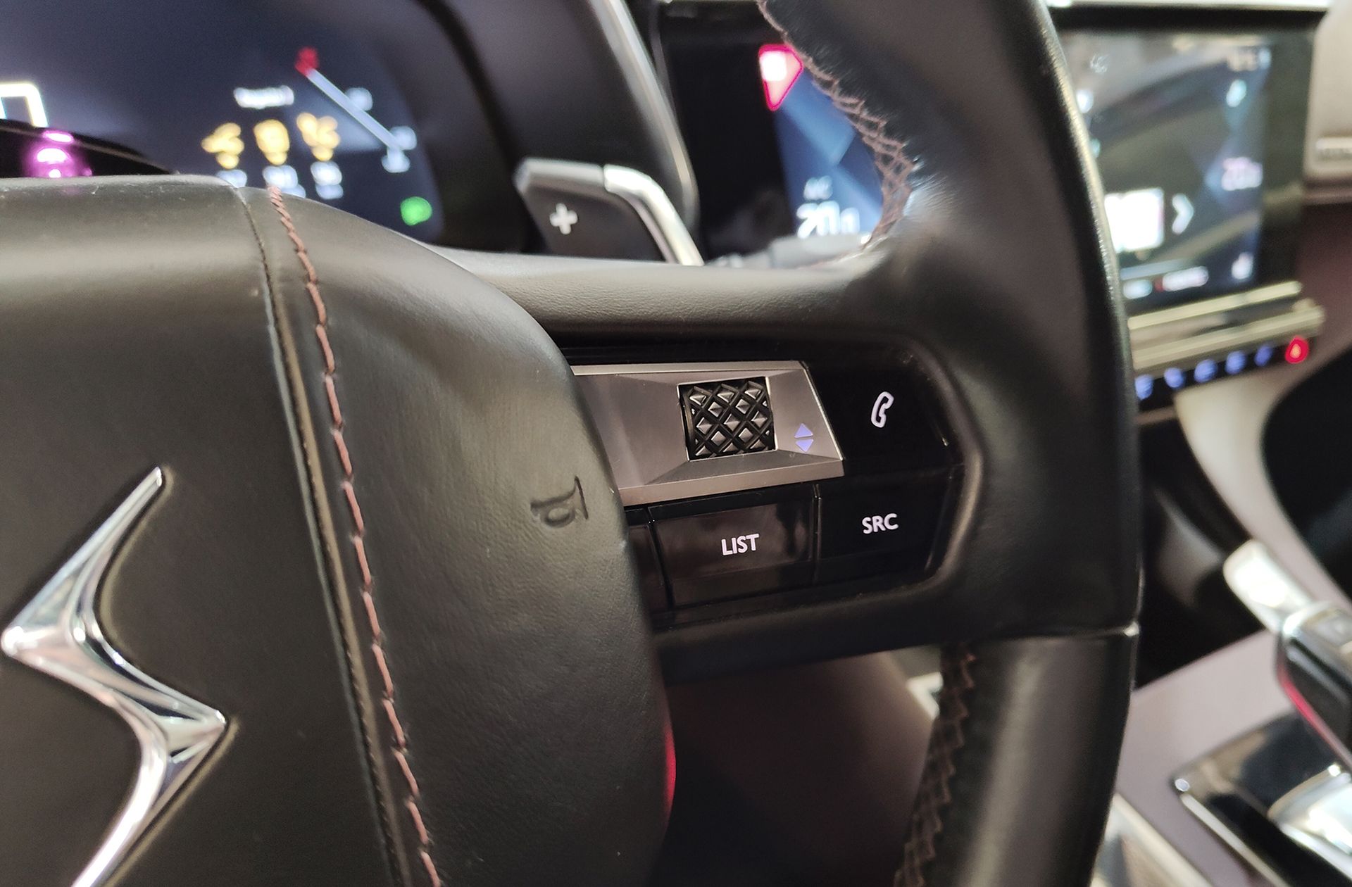DS DS 7 Crossback La Première THP EAT8 - foto 38