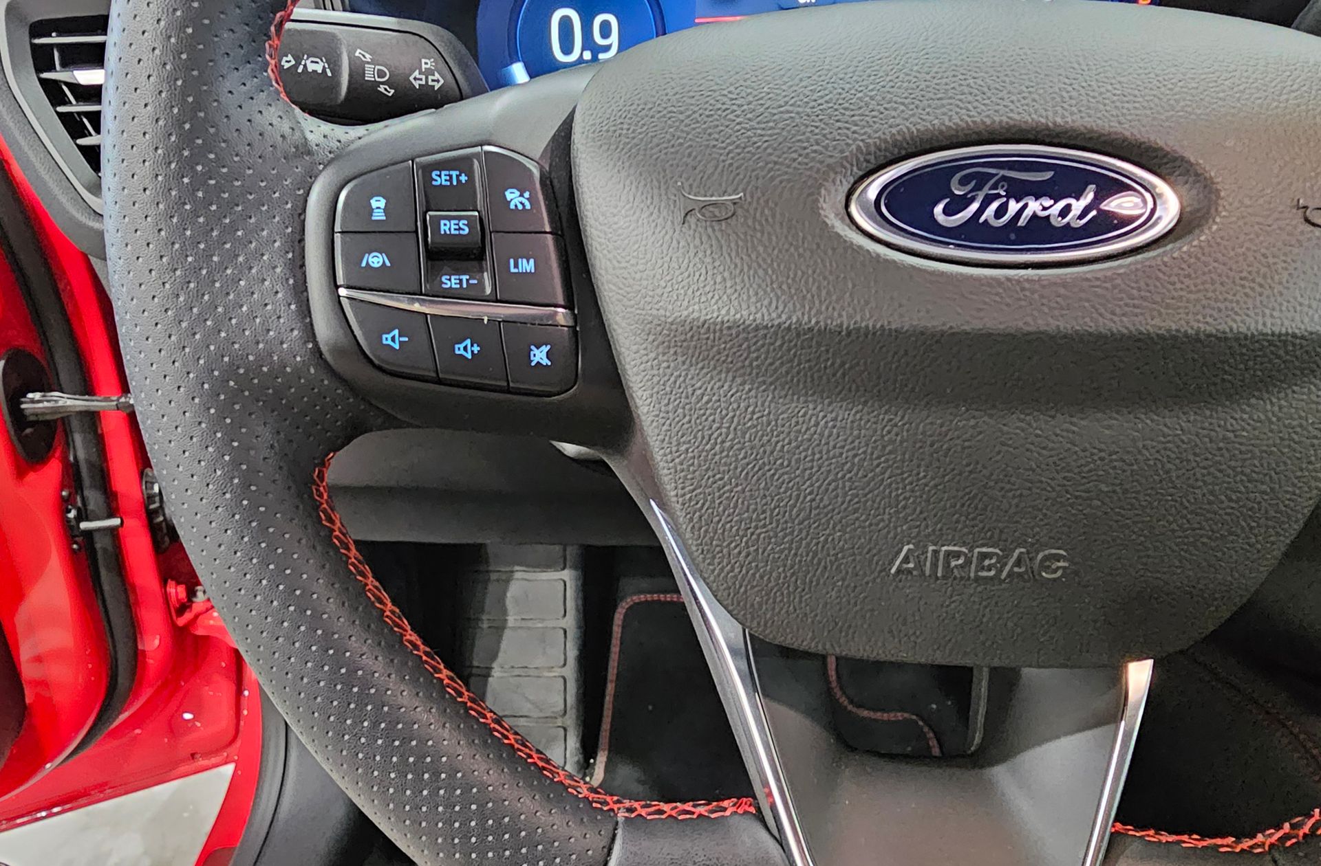 Ford Focus 1.0 EcoBoost MHEV ST-Line - foto 27