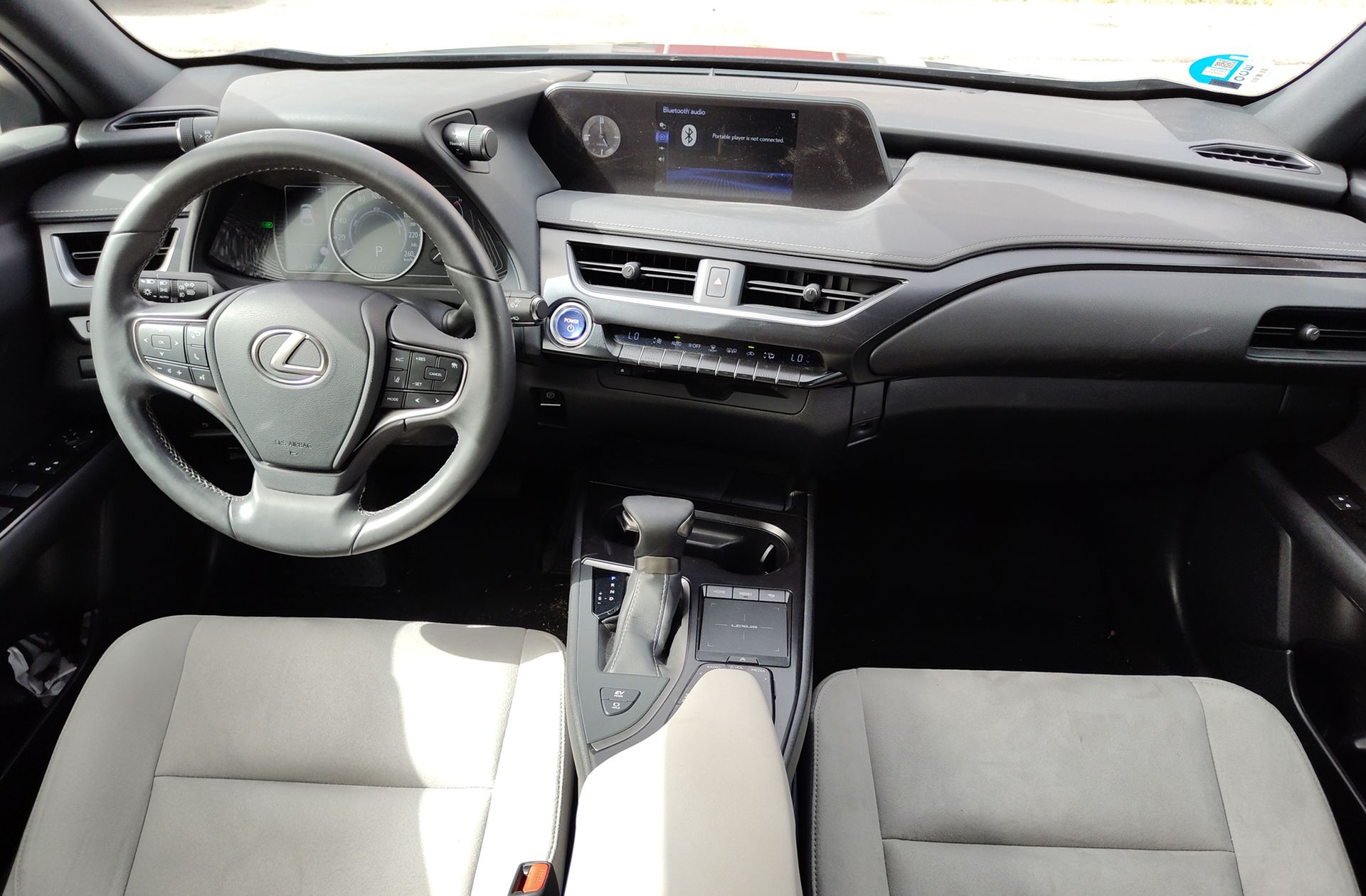 Lexus UX 250h Business 2WD - foto 6