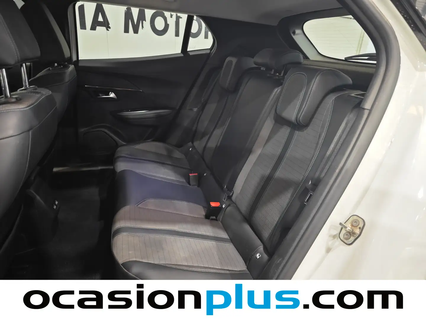 Foto Peugeot 2008 Peugeot 2008 PureTech 130 S&S Allure Pack (130 CV)