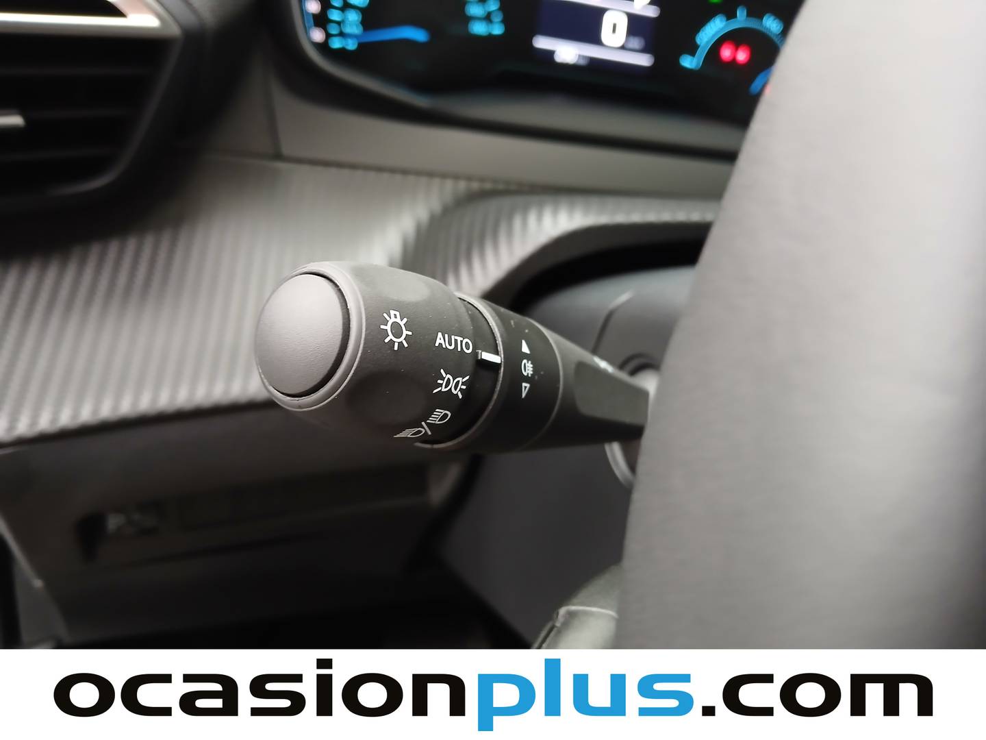 Peugeot 2008 Peugeot 2008 Edition Hybrid eDCS6 (110 CV) seminuevo