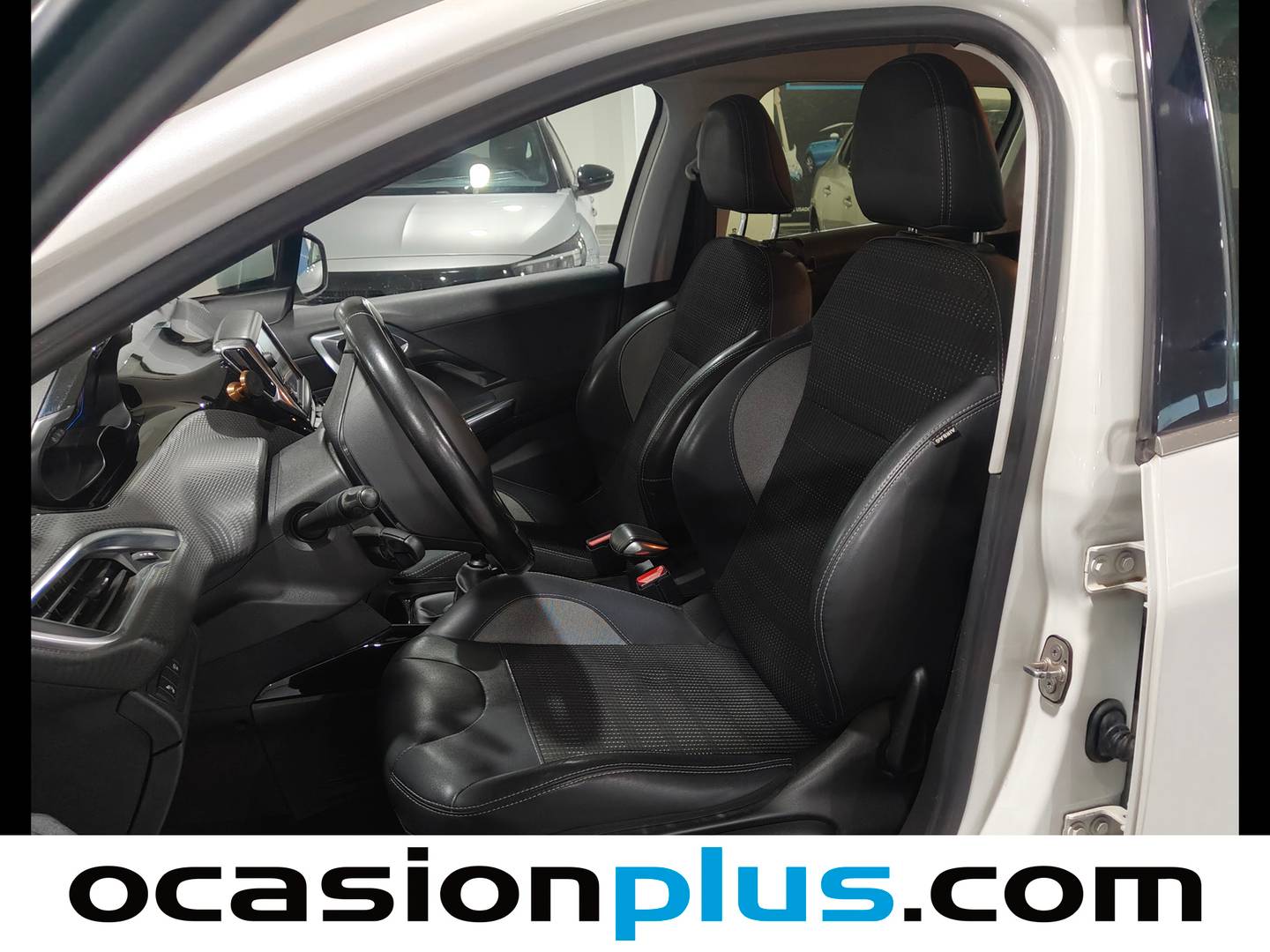 Foto asientos delanteros Peugeot 2008 Peugeot 2008 BlueHDi 120 S&S Allure (120 CV)