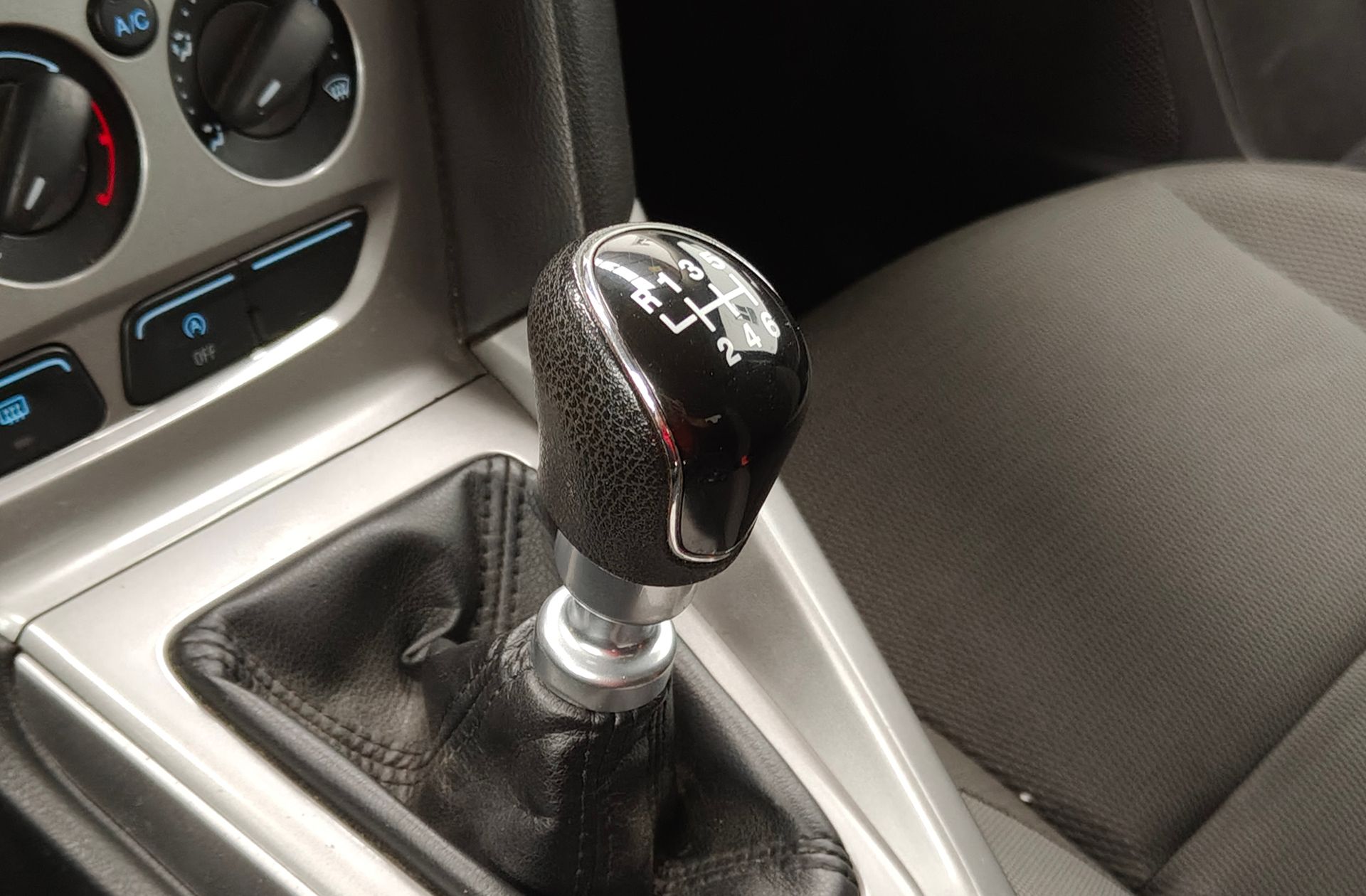Ford Focus 1.0 EcoBoost Trend - foto 5