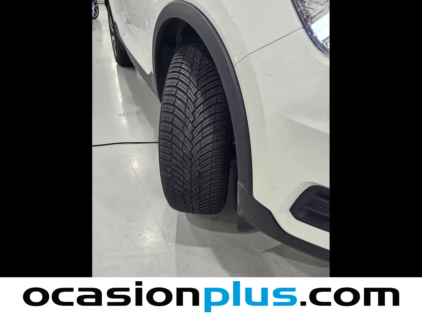 Foto Volvo XC40 Volvo XC40 B3 G Momentum Pro Auto (163 CV)