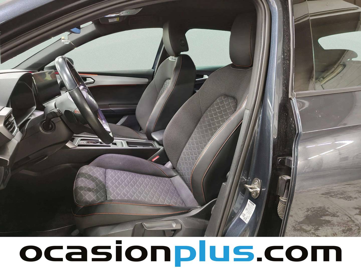 Foto asientos delanteros Seat León Seat León 2.0 TDI S&S FR Go L DSG  (150 CV)