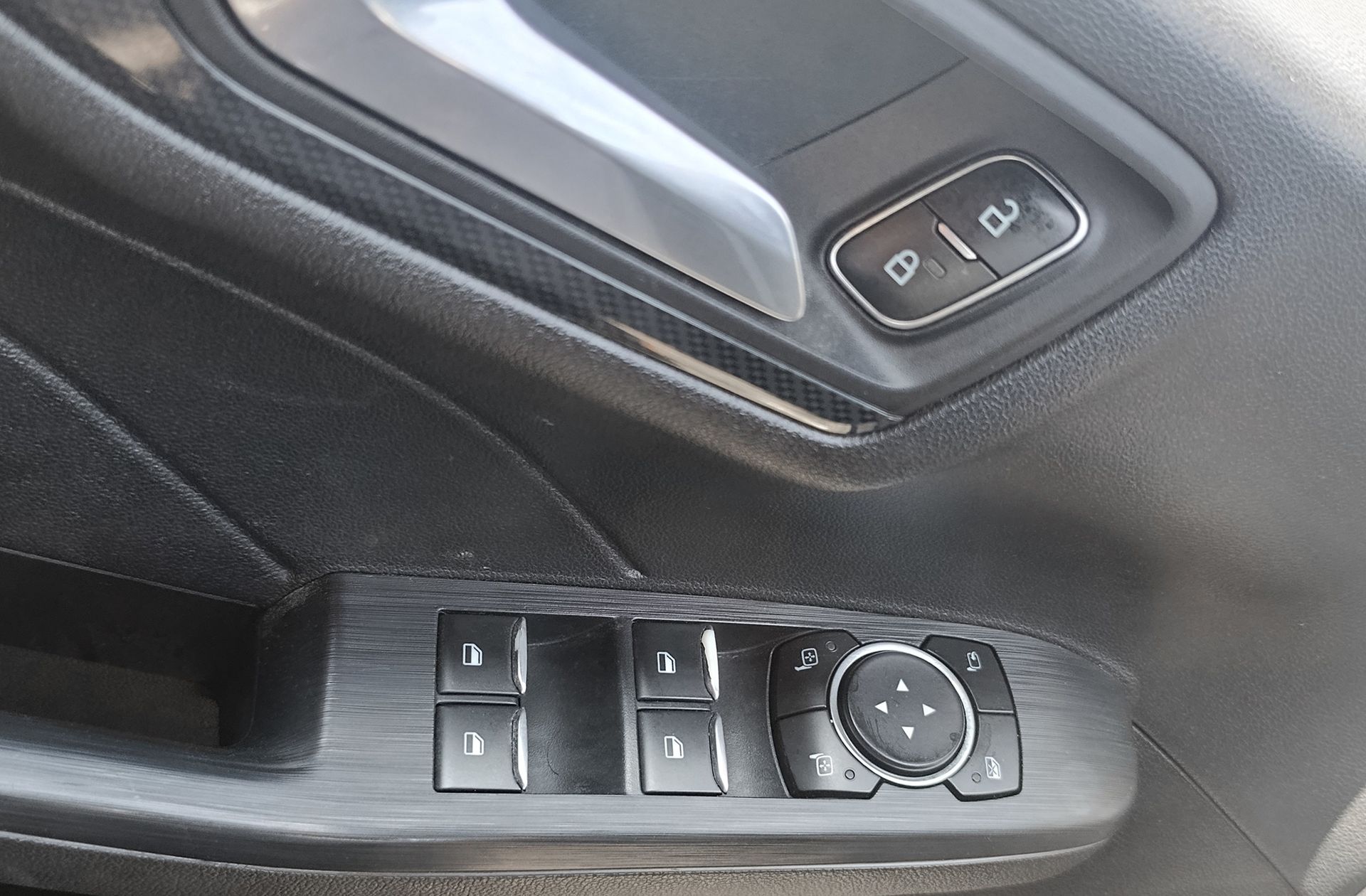 Ford Kuga 1.5 EcoBlue ST-Line - foto 40