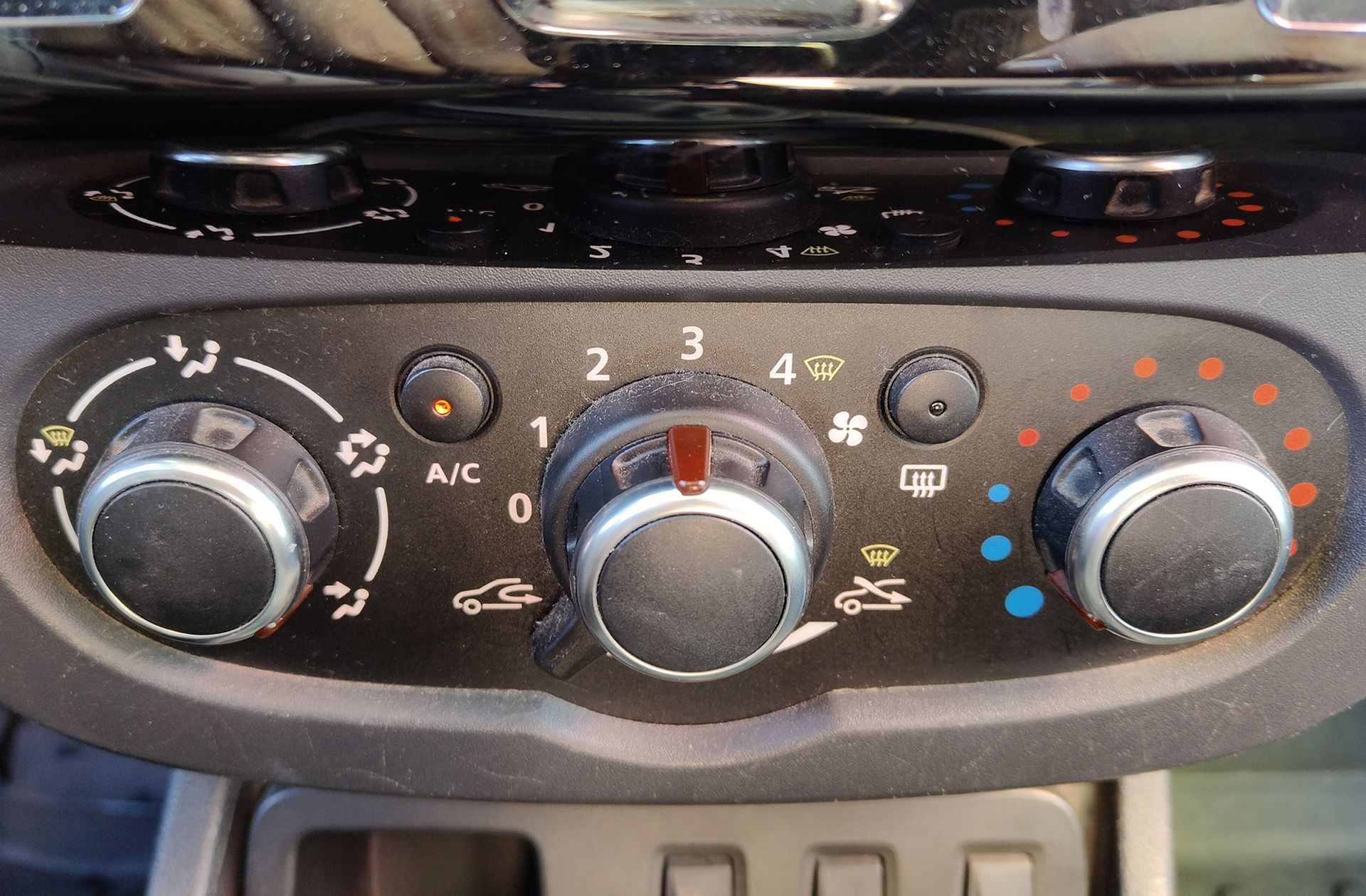 Dacia Duster dCi 110 SL Blackshadow 4x2 - foto 29