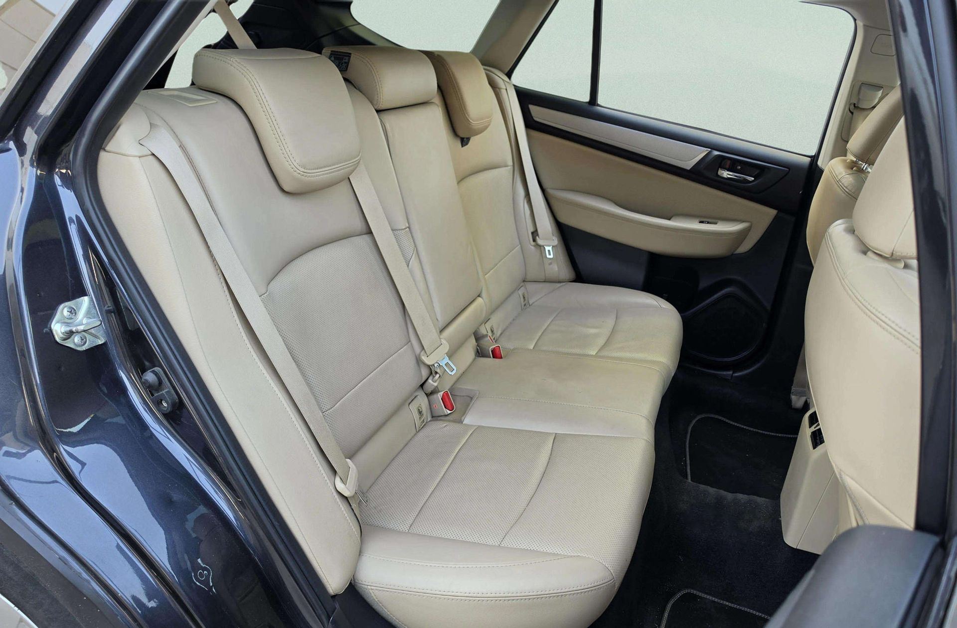 Subaru Outback 2.0 TD Executive Plus CVT Lineartron AWD - foto 21