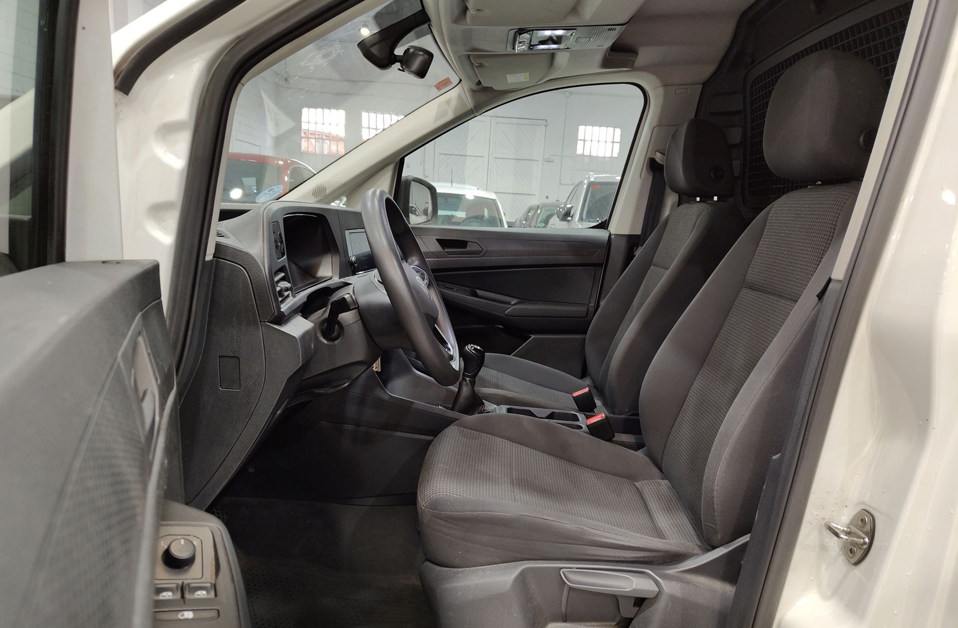 Volkswagen Caddy Cargo 2.0 TDI - foto 11