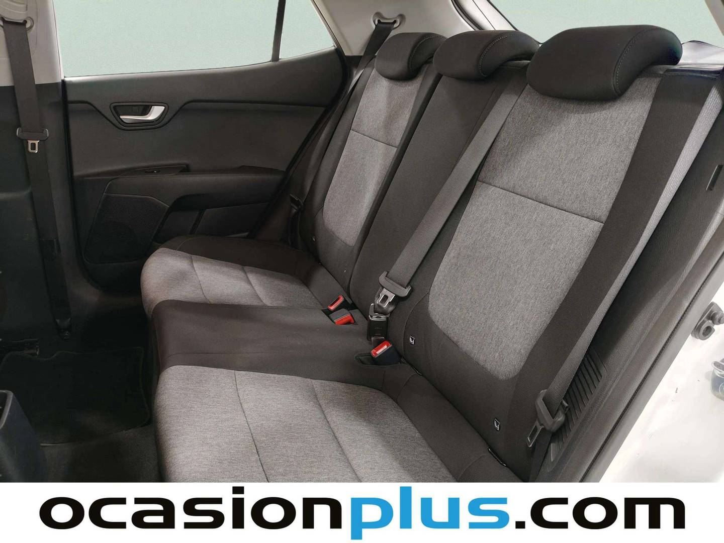 Foto asientos traseros KIA Stonic KIA Stonic 1.0 T-GDi MHEV MT Concept (100 CV)