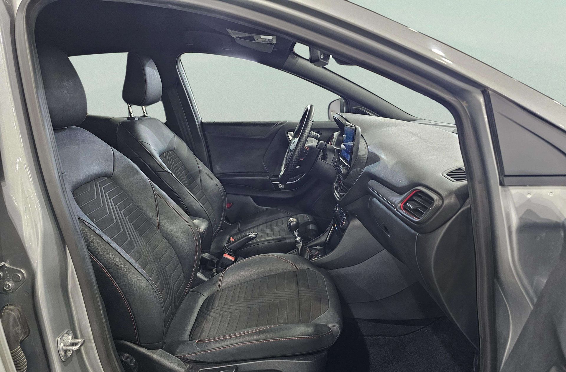 Ford Puma 1.0 EcoBoost MHEV ST-Line X - foto 23