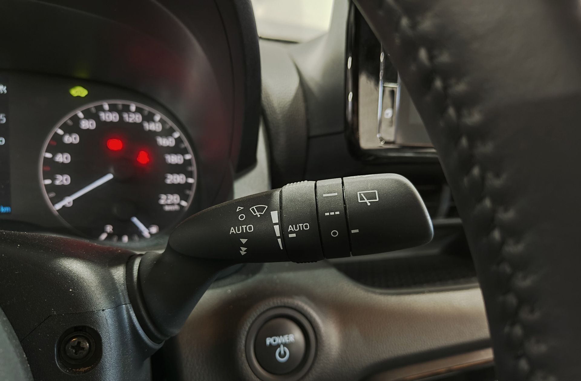 Toyota Yaris 120H Active Plus - foto 24