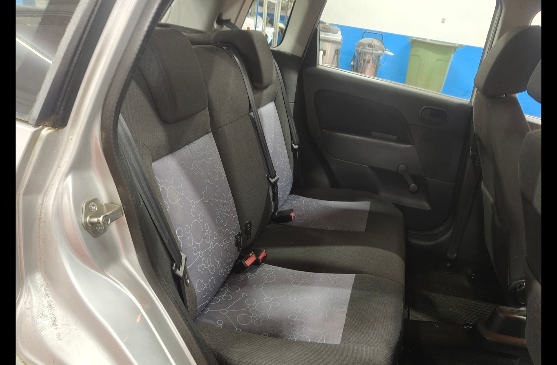 Ford Fiesta 1.4 TDCi Ambiente - foto 13