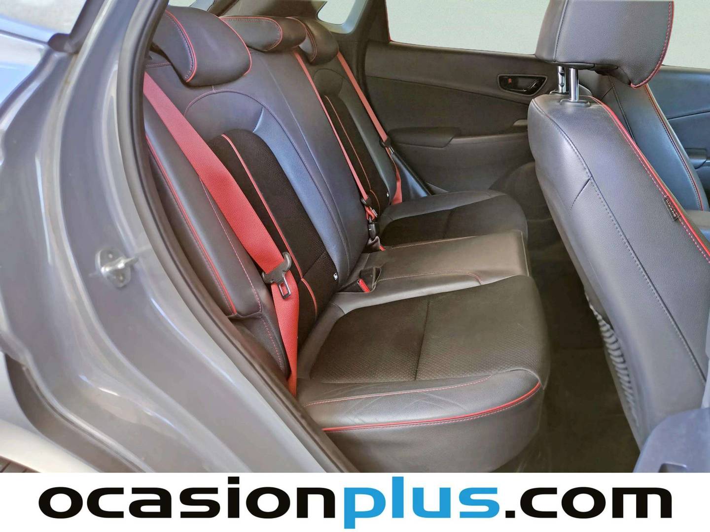 Foto Hyundai Kona Hyundai Kona 1.6 GDI HEV Tecno Red DT (141 CV) siete plazas