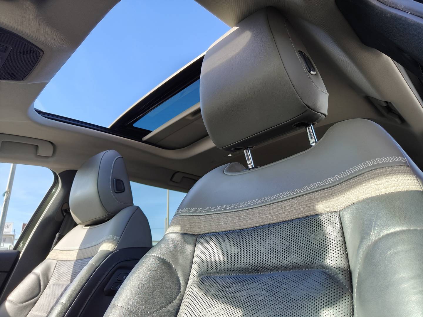 Foto Citroën C5 X Citroen C5 X Hybrid 225 Shine Pack e-EAT8  (225 CV)