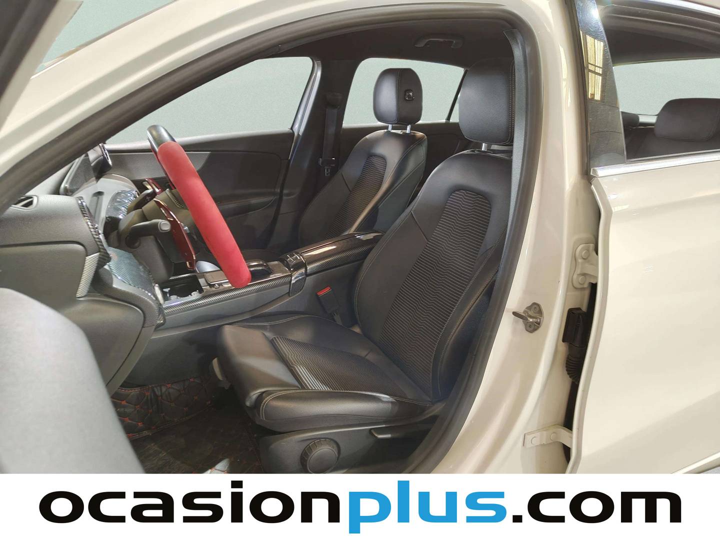 Foto asientos delanteros Mercedes Clase A Mercedes-Benz Clase A 250 e (218 CV)