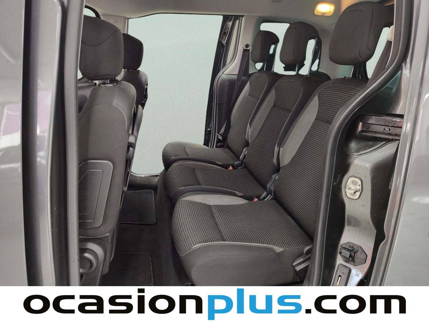 Foto asientos traseros Peugeot Partner Peugeot Partner Tepee Combi 1.2 PureTech Outdoor (110 CV)
