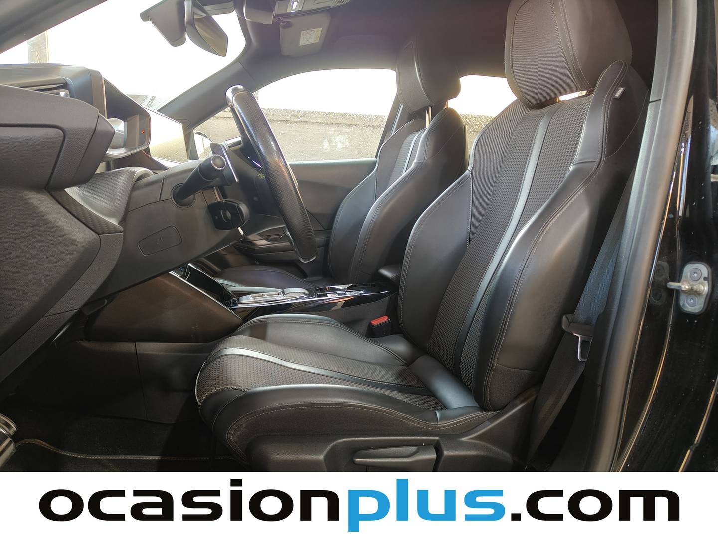 Foto asientos delanteros Peugeot 2008 Peugeot 2008 PureTech 130 S&S GT EAT8 (130 CV)