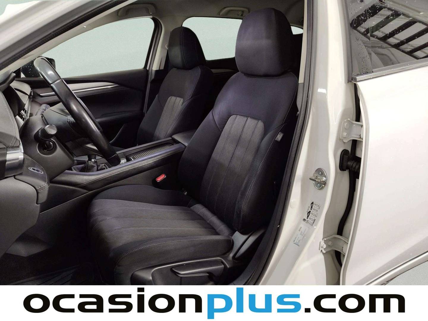 Foto asientos delanteros Mazda Mazda6 Mazda Mazda 6 2.0 Skyactive-G Sportwagon Zenith (145 CV)