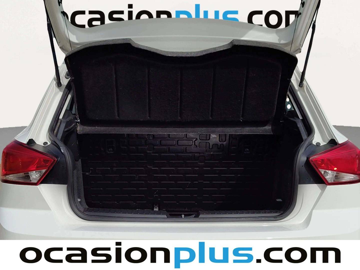 Foto asientos delanteros Seat Ibiza Seat Ibiza 1.0 MPI Reference Plus (80 CV)