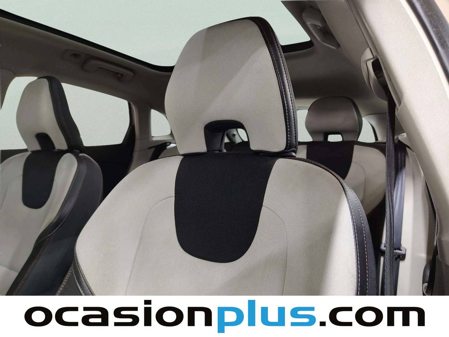 Equipamiento del Volvo V40 Cross Country Volvo V40 Cross Country D3 Momentum Auto (150 CV)