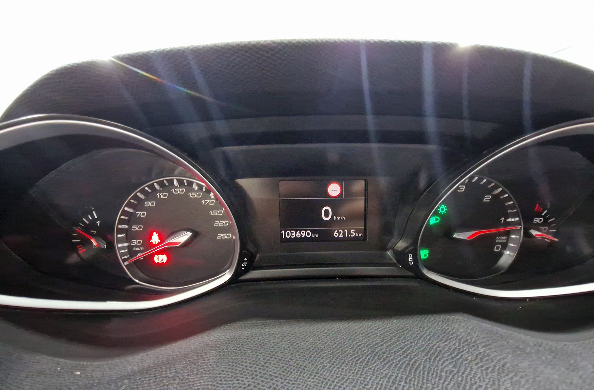 Peugeot 308 BlueHDi 130 Allure - foto 24