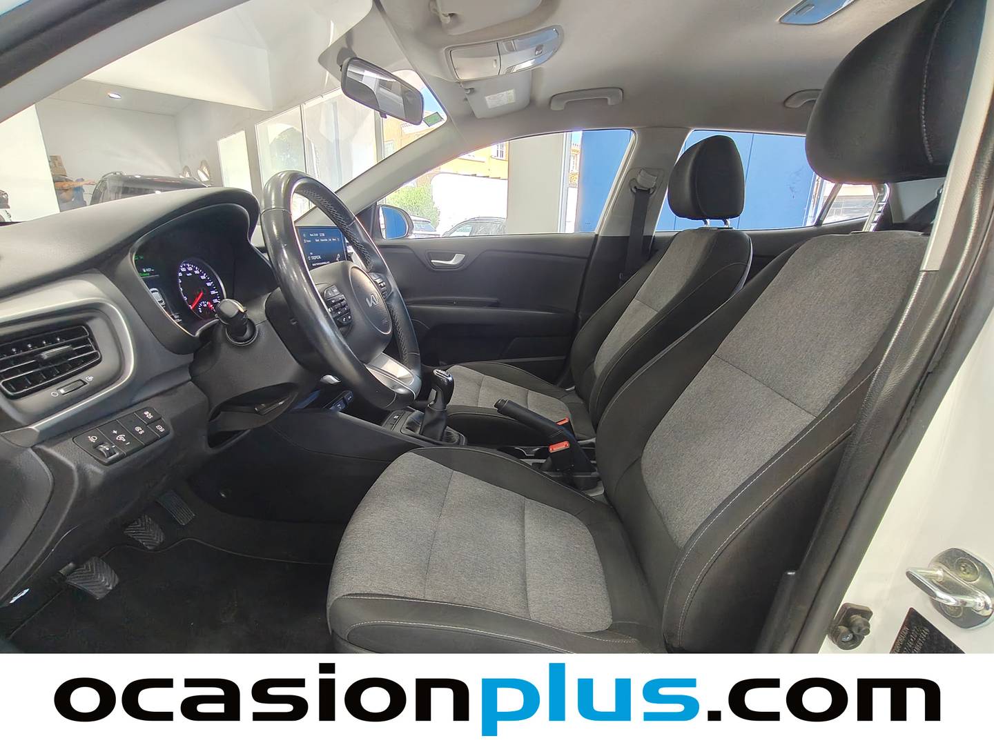 Foto asientos delanteros KIA Stonic KIA Stonic 1.0 T-GDi MHEV iMT Concept (100 CV)