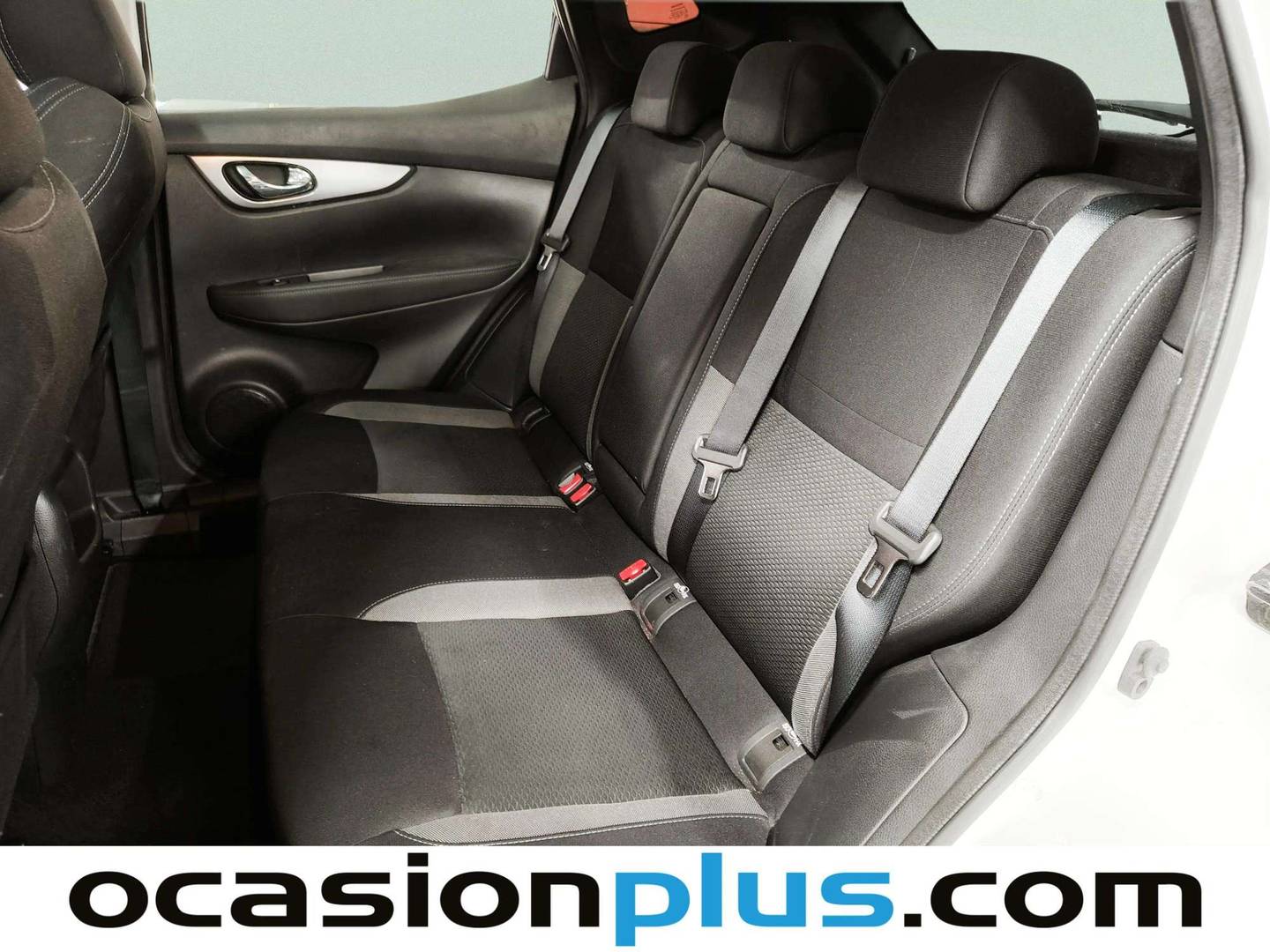 Foto asientos traseros Nissan QASHQAI Nissan Qashqai DIG-T 140 N-Connecta 4x2 (140 CV)