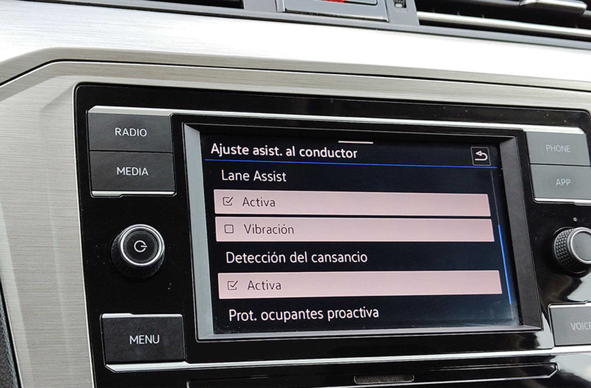 Volkswagen Passat Business 1.6 TDI DSG - foto 32