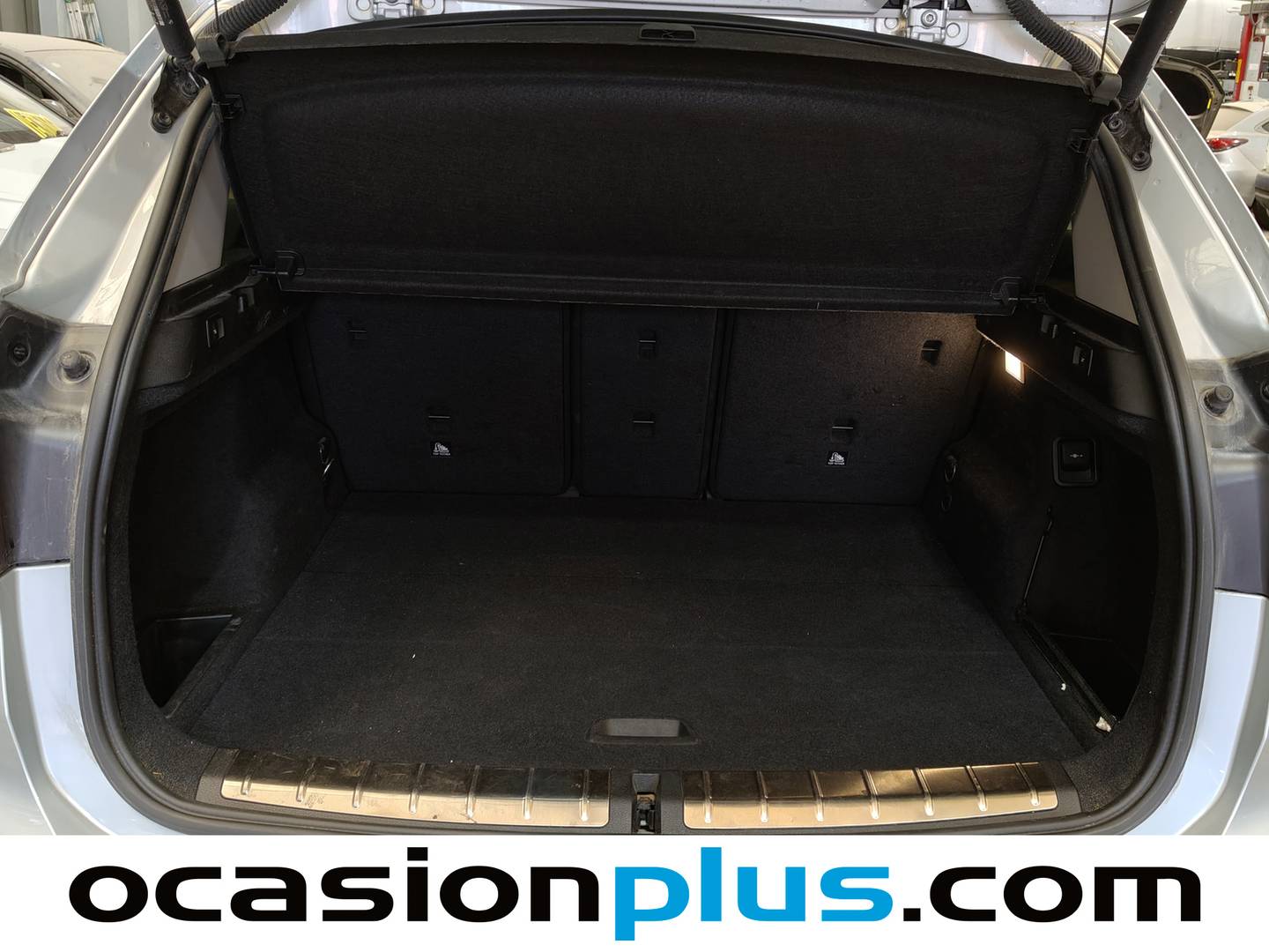 Fotos maletero BMW X1 BMW X1 sDrive18d Business (150 CV)