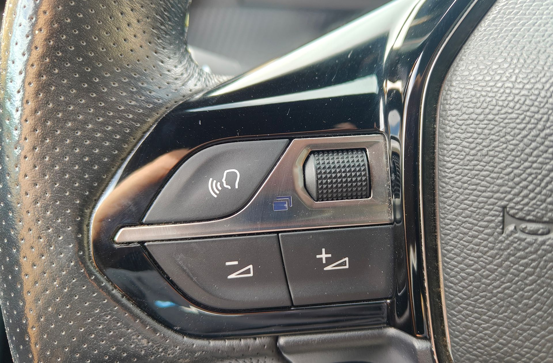 Peugeot 208 BlueHDi 100 GT - foto 28