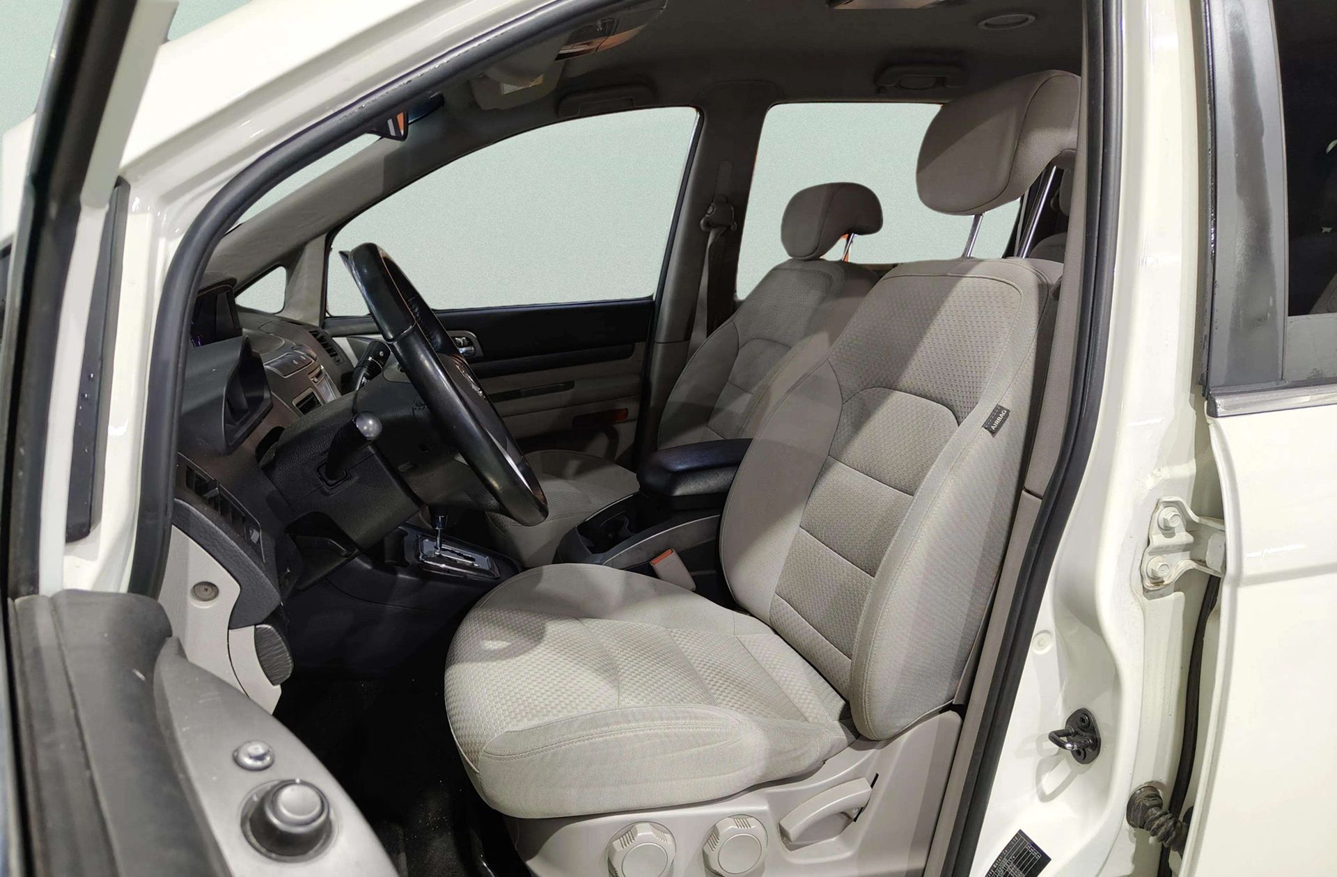 SsangYong Rodius D22T Premium 7 plazas - foto 11