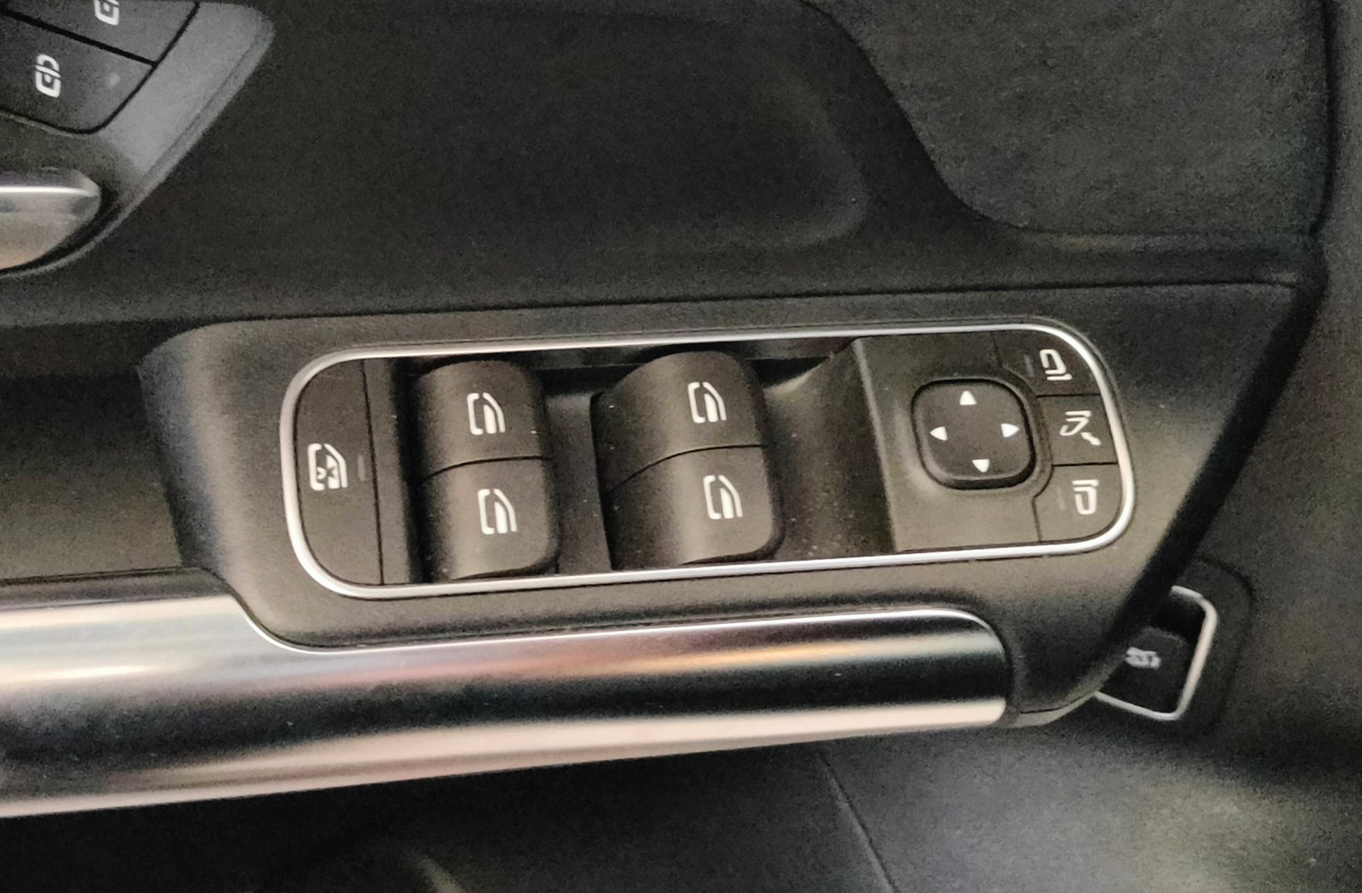 Mercedes-Benz GLA 250 e Pack AMG - foto 20