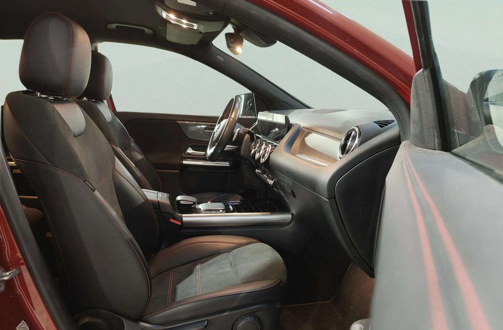 Mercedes-Benz GLA 200 Pack AMG - foto 23