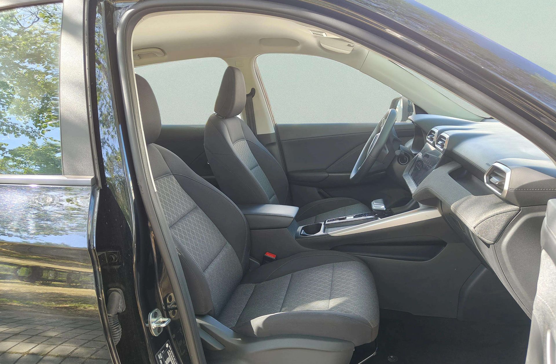 MG ZS 1.5 Hybrid+ Standard - foto 17